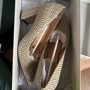 Chelsea & Violet Off white heels!